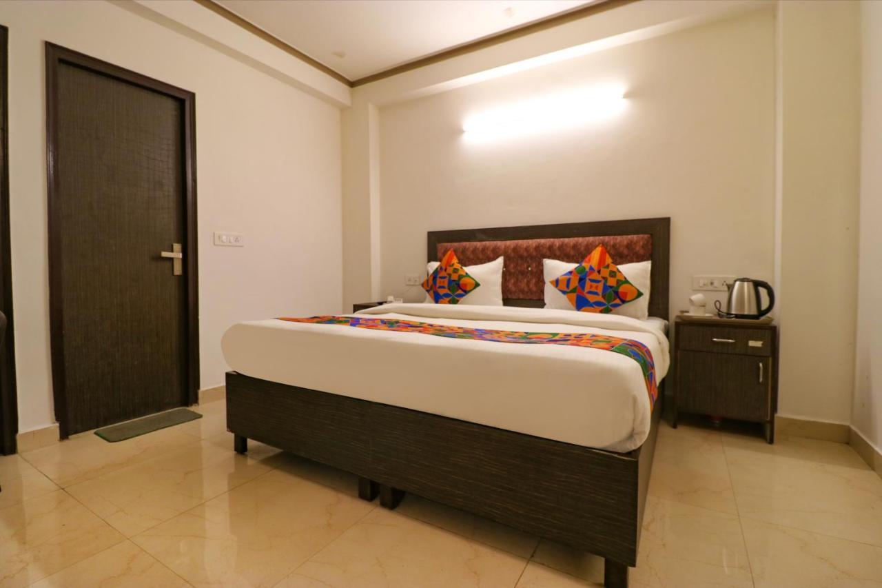 Hotel Fabexpress Dolphin International Near Delhi Airport Nové Dillí Exteriér fotografie