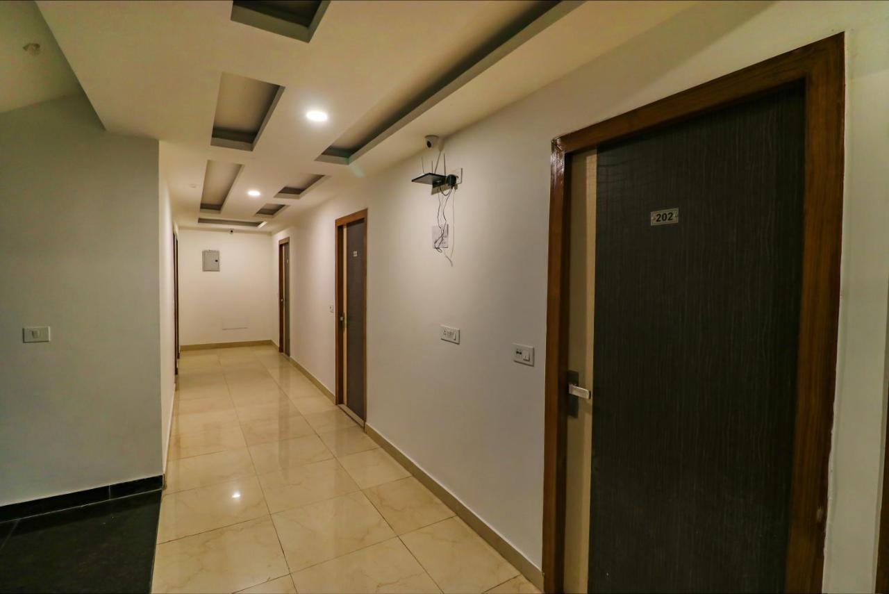 Hotel Fabexpress Dolphin International Near Delhi Airport Nové Dillí Exteriér fotografie