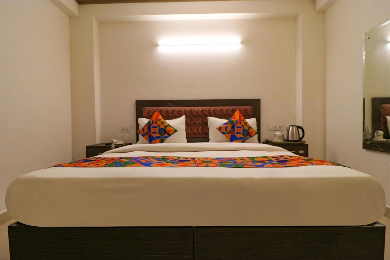 Hotel Fabexpress Dolphin International Near Delhi Airport Nové Dillí Exteriér fotografie
