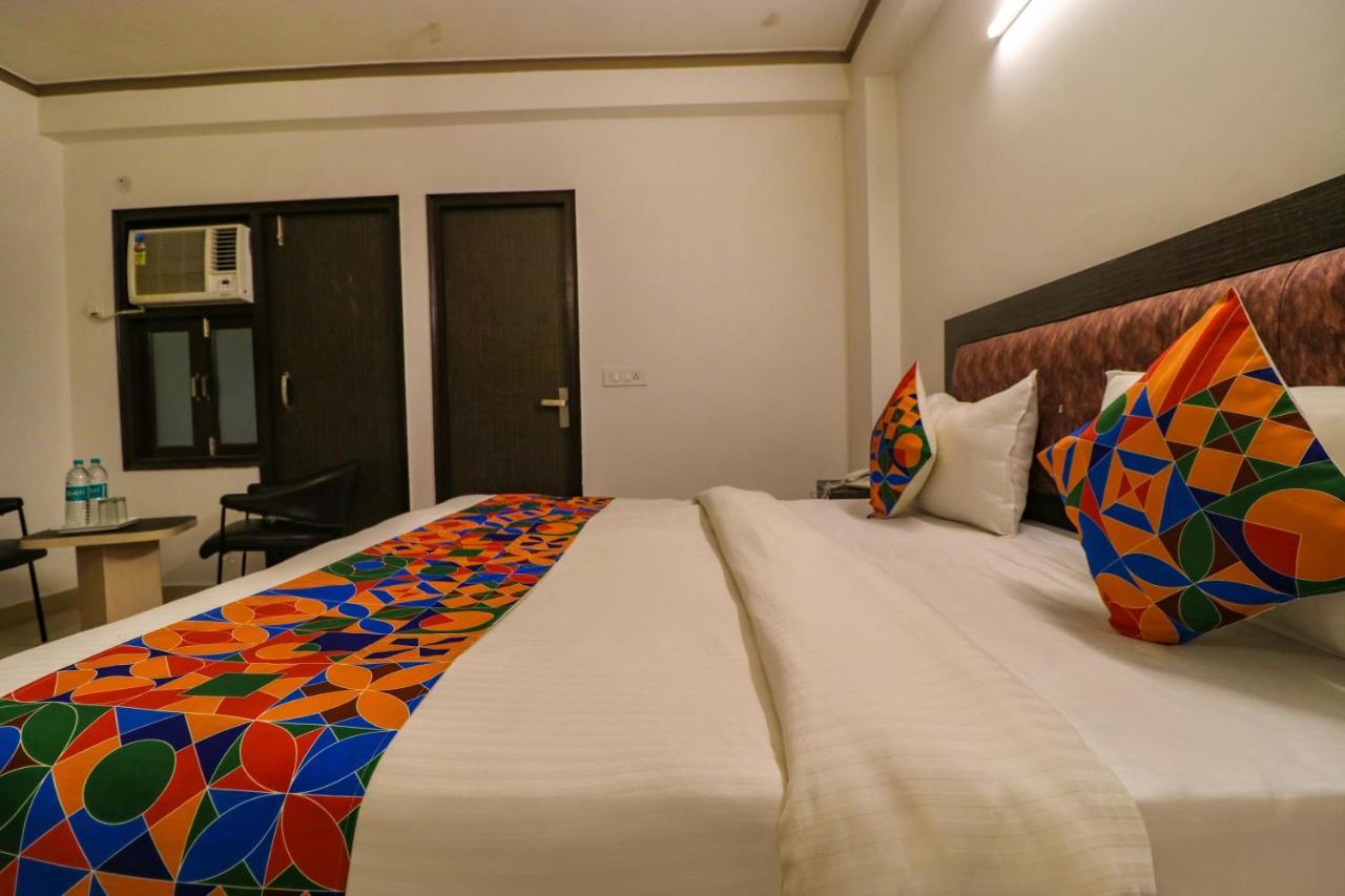 Hotel Fabexpress Dolphin International Near Delhi Airport Nové Dillí Exteriér fotografie