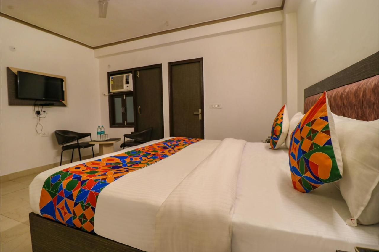Hotel Fabexpress Dolphin International Near Delhi Airport Nové Dillí Exteriér fotografie