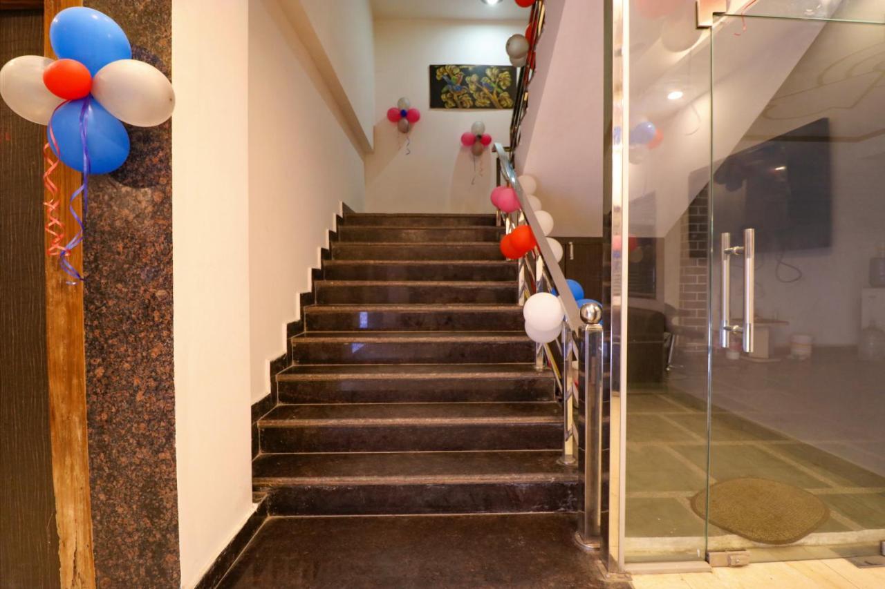 Hotel Fabexpress Dolphin International Near Delhi Airport Nové Dillí Exteriér fotografie