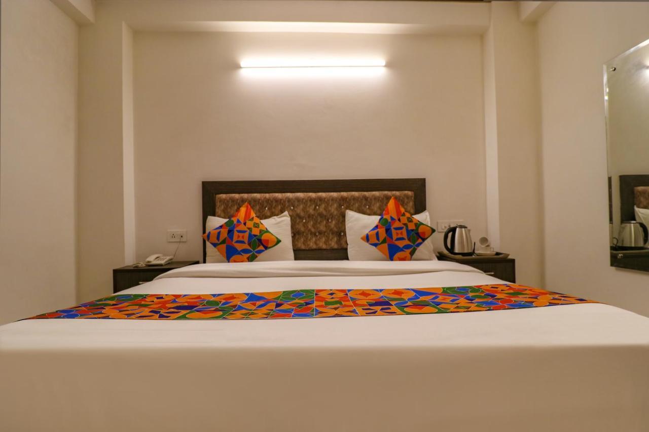 Hotel Fabexpress Dolphin International Near Delhi Airport Nové Dillí Exteriér fotografie